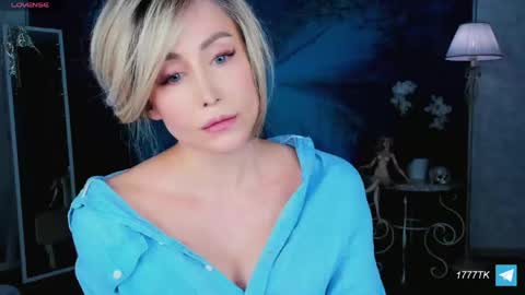 Snapshot of susannawallace chatting on March 22, 4:49 am InaraSerra online show from March 22, 4:49 am