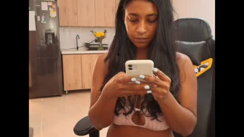 Snapshot of susanrhodes_ chatting on June 10, 12:59 pm Susan Rhodes online show from June 10, 12:59 pm