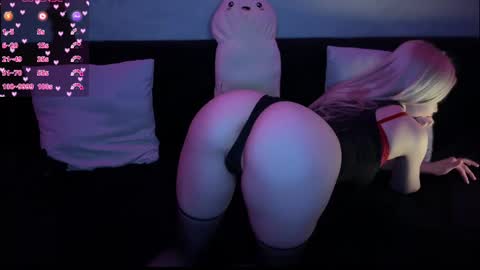 Sue online show from February 23, 3:40 pm