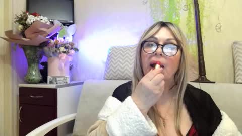 SusiexNoreen online show from May 1, 7:13 am
