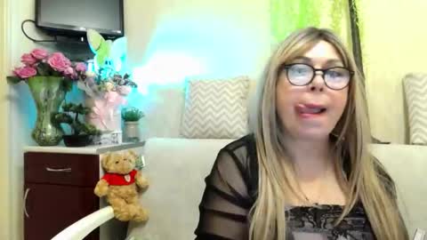SusiexNoreen online show from May 14, 1:23 am