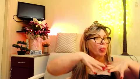 SusiexNoreen online show from May 23, 2:10 pm