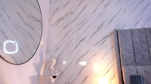 susisuarez online show from February 26, 4:56 pm