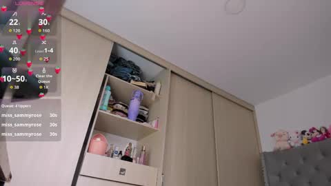 Snapshot of sussan_dream chatting on May 16, 10:08 pm Juliana garcia online show from May 16, 10:08 pm