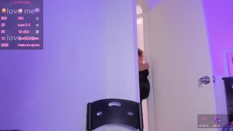 sussanmiller_ online show from January 30, 2:25 pm