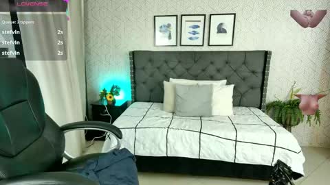   online show from December 30, 3:24 pm