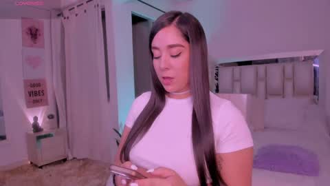Snapshot of sussy_bell_ chatting on April 26, 11:35 pm sussy_bell_ online show from April 26, 11:35 pm