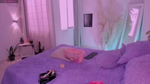 Snapshot of sussy_bell_ chatting on May 22, 7:19 pm sussy_bell_ online show from May 22, 7:19 pm