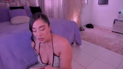 Snapshot of sussy_bell_ chatting on July 25, 6:05 pm sussy_bell_ online show from July 25, 6:05 pm