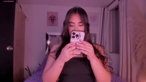 Snapshot of sussy_bell_ chatting on August 6, 12:56 am sussy_bell_ online show from August 6, 12:56 am