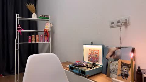 Snapshot of susyschuerholz chatting on June 16, 10:12 pm Jessica online show from June 16, 10:12 pm