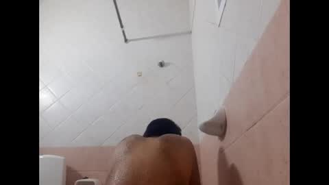 Snapshot of suxc69 chatting on December 22, 2:52 am sexindi007 online show from December 22, 2:52 am