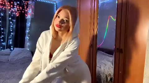 Stacy online show from June 10, 1:06 am