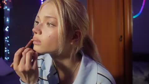 Stacy online show from June 28, 10:27 pm