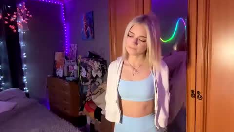 Stacy online show from June 29, 9:37 pm
