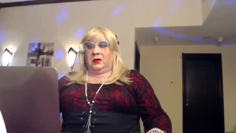 My name is Sissy or more fully Suzanna Aprilia Maria Mariquita Catarina Chinita Banci. Soy una puta - que chimba ladybug online show from December 13, 6:16 pm