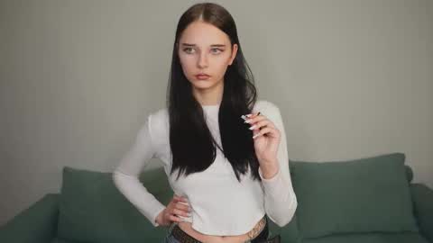 Snapshot of suzannetoye chatting on December 5, 7:32 pm Sena online show from December 5, 7:32 pm