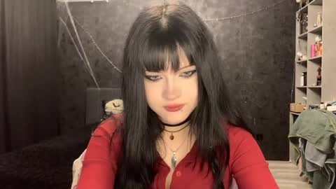 EmilySuonn online show from April 27, 5:16 am