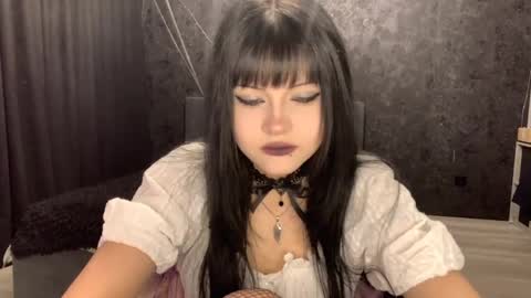 EmilySuonn online show from April 30, 5:14 am