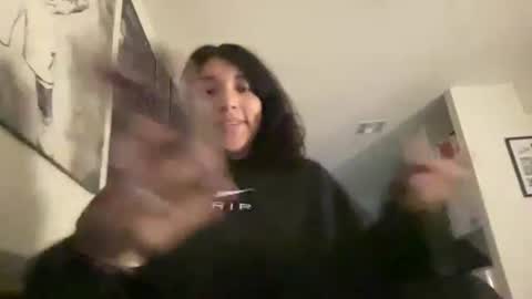 Suzy online show from October 20, 4:02 am