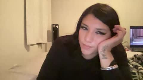 Snapshot of suzyishellawet chatting on April 6, 5:08 am Suzy online show from April 6, 5:08 am