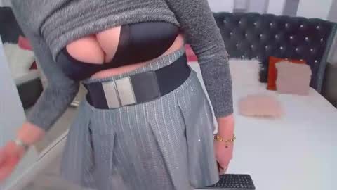 Ana online show from January 19, 1:59 pm