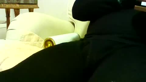 Snapshot of sven_eber chatting on February 7, 8:31 pm Peter online show from February 7, 8:31 pm