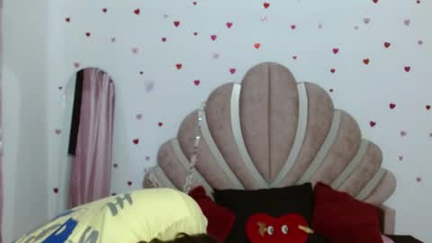 Snapshot of sven_fox723 chatting on May 19, 1:06 pm Sven online show from May 19, 1:06 pm