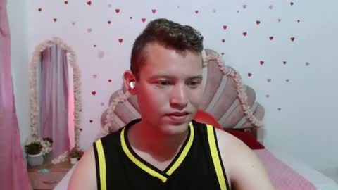 Snapshot of sven_fox723 chatting on May 26, 12:34 pm Sven online show from May 26, 12:34 pm