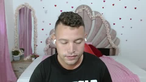 Snapshot of sven_fox723 chatting on May 28, 5:10 pm Sven online show from May 28, 5:10 pm
