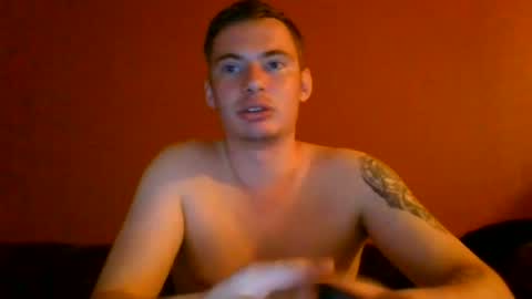 Snapshot of sventwik23 chatting on June 22, 10:18 pm sventwik23 online show from June 22, 10:18 pm