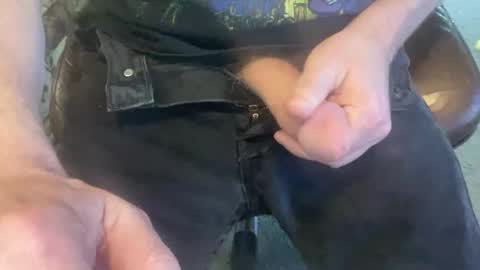 Snapshot of svscruz831 chatting on January 6, 6:31 pm VersDad55 online show from January 6, 6:31 pm