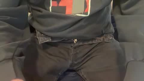 Snapshot of svscruz831 chatting on October 17, 5:37 pm VersDad55 online show from October 17, 5:37 pm