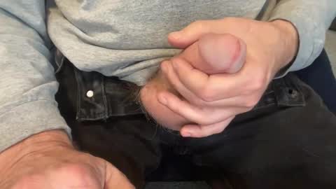 Snapshot of svscruz831 chatting on October 22, 4:51 pm VersDad55 online show from October 22, 4:51 pm