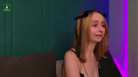 Snapshot of sweatee_fluff chatting on May 28, 9:34 pm RACHEL online show from May 28, 9:34 pm
