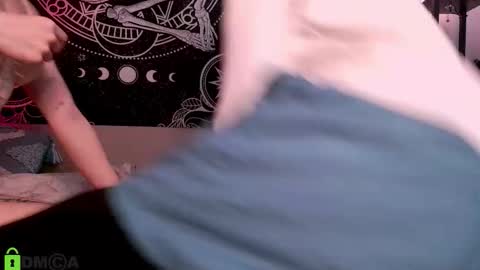 sweaties3 online show from March 5, 3:19 pm