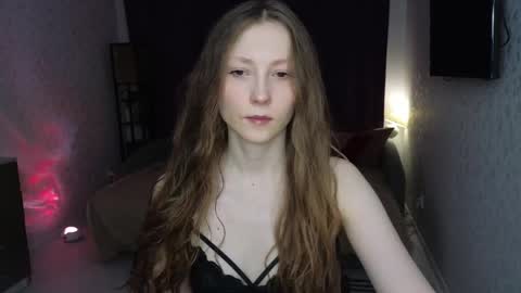 Snapshot of sweeet_lilit chatting on April 2, 9:23 pm SwitLilit online show from April 2, 9:23 pm