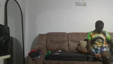 Snapshot of sweerie20 chatting on December 14, 7:47 am sweerie20 online show from December 14, 7:47 am