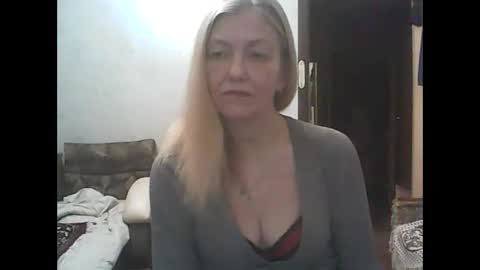 Snapshot of sweet4blonde67 chatting on December 22, 6:48 pm sweet4blonde67 online show from December 22, 6:48 pm