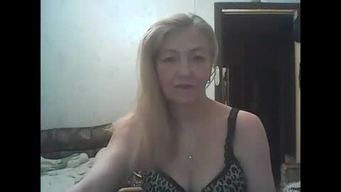 Snapshot of sweet4blonde67 chatting on February 3, 6:45 am sweet4blonde67 online show from February 3, 6:45 am