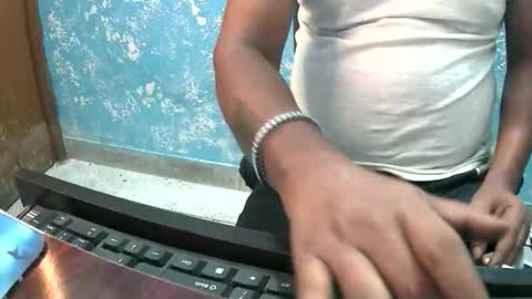 Snapshot of sweet4dream25 chatting on November 17, 6:35 pm sweet4dream25 online show from November 17, 6:35 pm