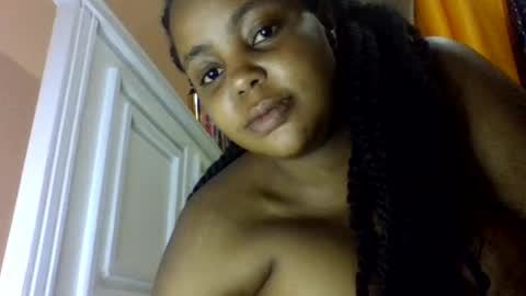 sweet52537 online show from July 2, 9:43 pm