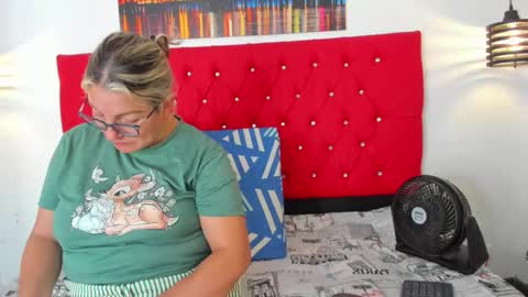 Snapshot of sweet__mature chatting on November 6, 4:30 pm Carolina online show from November 6, 4:30 pm