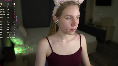 Snapshot of sweet__michelle chatting on November 7, 10:43 pm Michelle online show from November 7, 10:43 pm