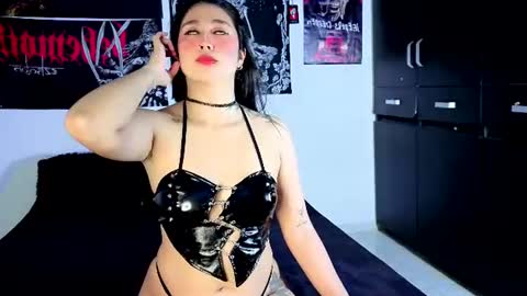 Snapshot of sweet__natashaa chatting on July 4, 7:09 pm Natasha independent modelo online show from July 4, 7:09 pm