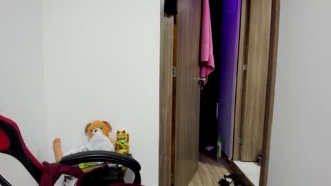 sweet__suck69bitch online show from December 14, 11:23 pm