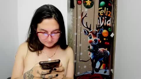 sweet__suck69bitch online show from December 21, 3:25 am