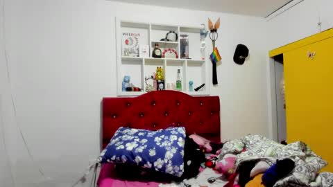 sweet__suck69bitch online show from April 30, 7:14 am