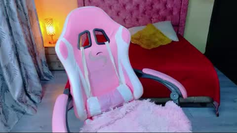 Snapshot of sweet__thang chatting on June 23, 1:36 am sweet__thang online show from June 23, 1:36 am