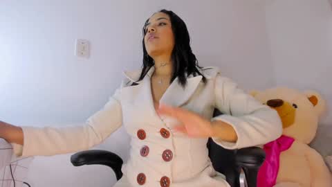 Stephanie online show from December 10, 6:06 pm